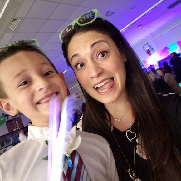 Meet your Posher, Melissa - Picture 1 of 8